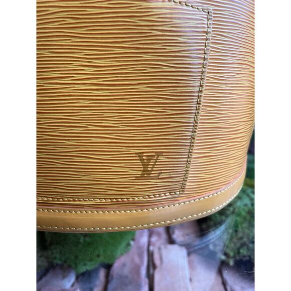 LOUIS VUITTON Yellow Epi Gobelins Backpack VI0935 - Picture 9 of 16